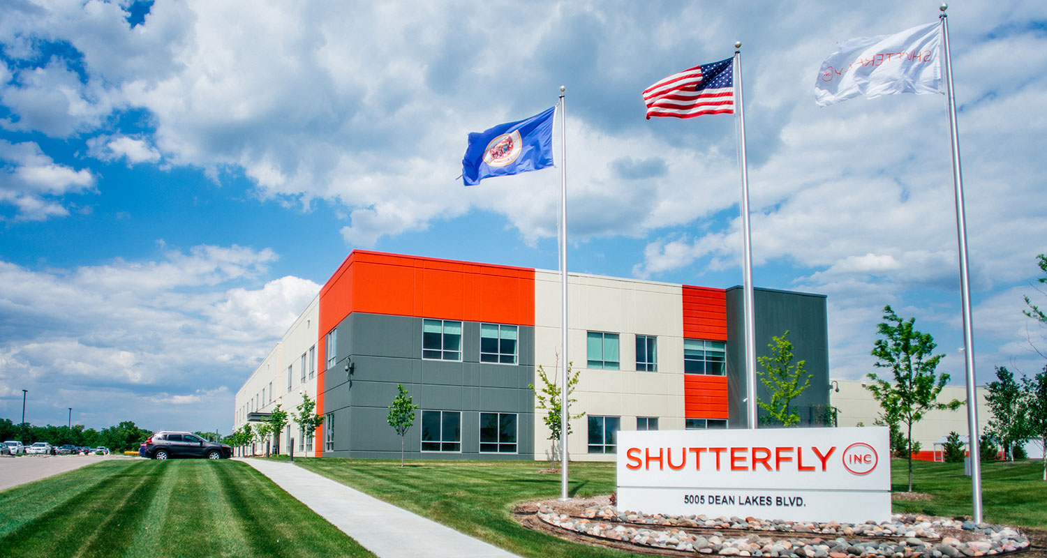 Image of the exterior of Shutterfly building in Shakopee, Minnesota.